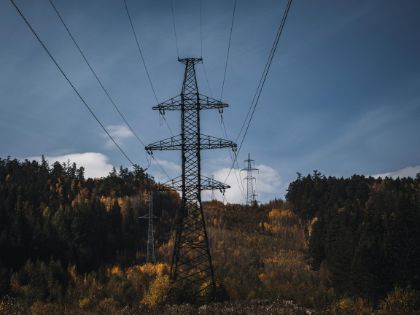 Manutenzione linee elettriche - taglio alberi Manutenzione linee elettriche - taglio alberi